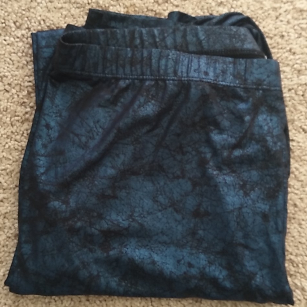 Black and blue marbled leggings size 1x